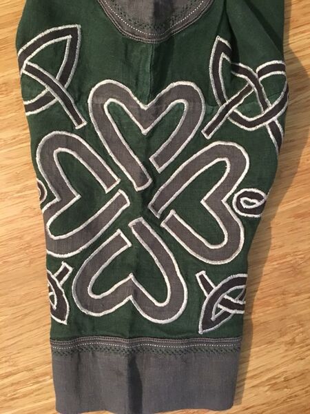 File:ShatosenCelticTunic-5.jpg
